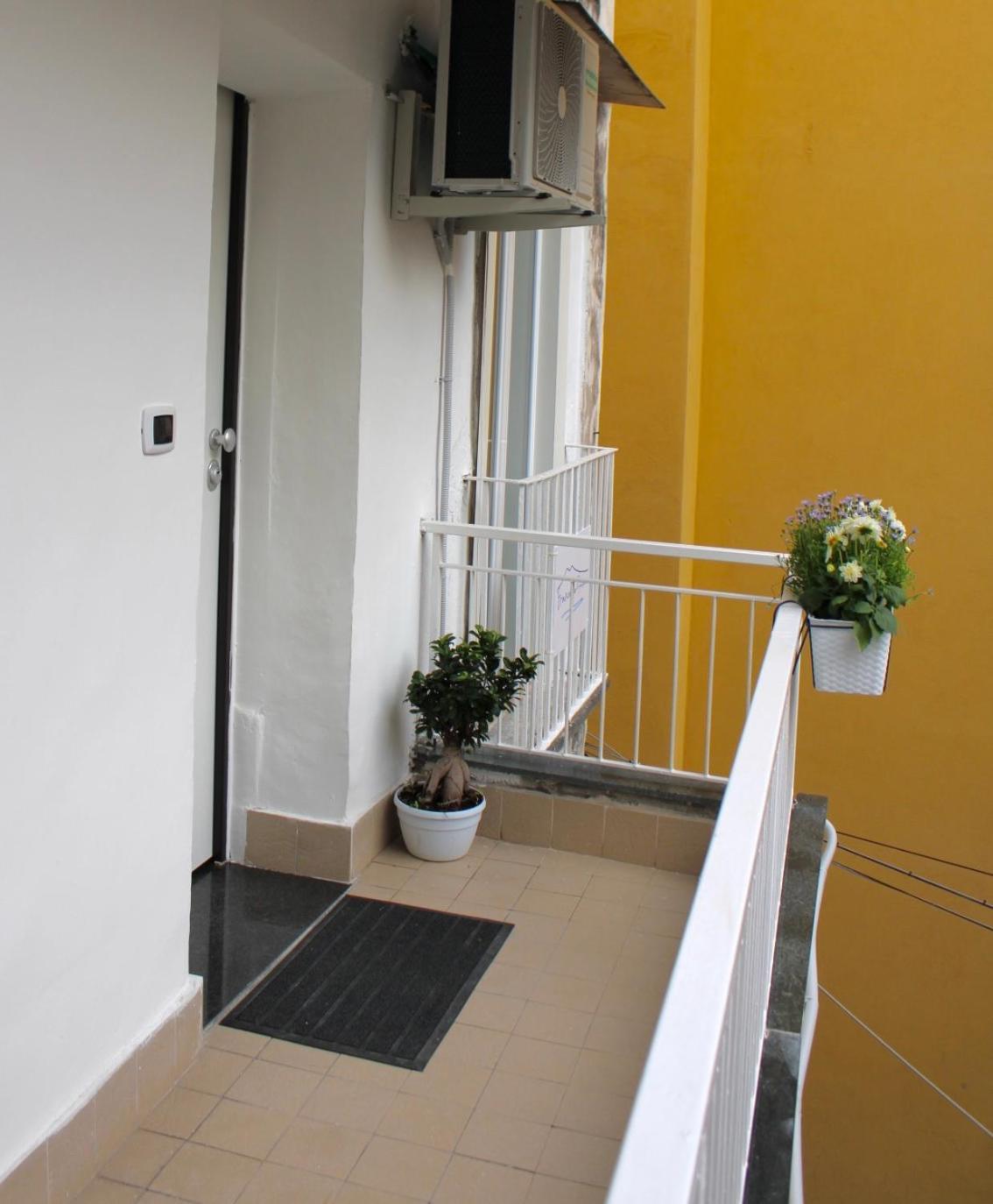 Francesco House Bed & Breakfast กาสเตลลัมมาเร ดิ สตาเบีย ภายนอก รูปภาพ